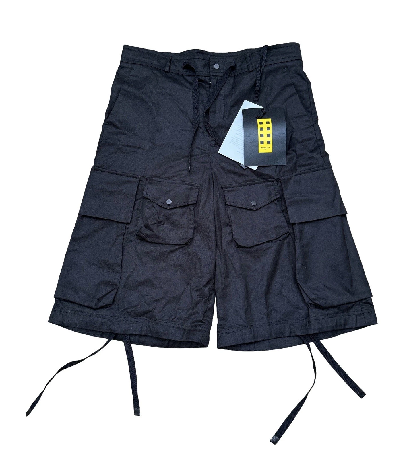 Moncler Shorts Bermuda Size 48 / L 1952 Black BNWT %100 Authentic RRP £415