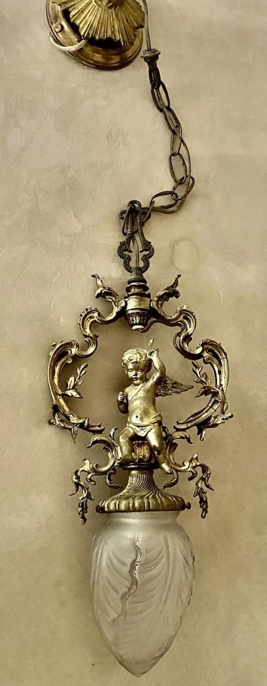 Lámpara colgante de querubín French Belle Epoque c1900 bronce dorado espelta vidrio esmerilado Foto 4 de 4