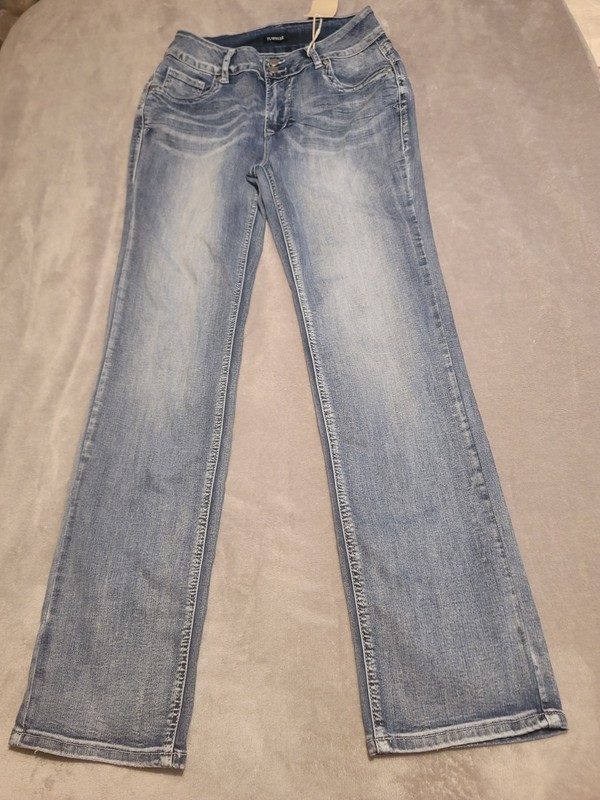 Flamingals 2 Button Jeans Women Medium Nice Fade NWT Or Make Reasonable Offer 
