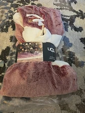 UGG DAWSON TREE SKIRT 54" ROUND Plum Wine White Bow NWT
