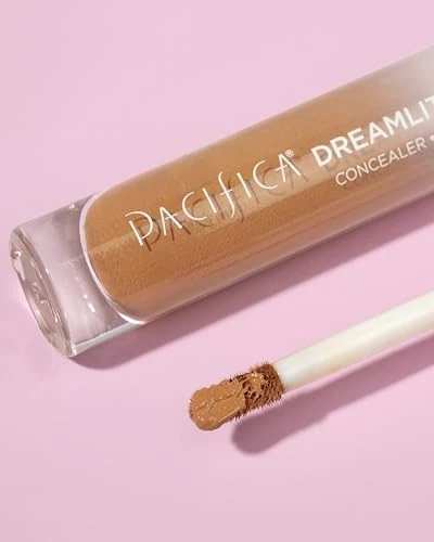 Corrector Golden Almond DreamLit Glow 0,21 OZ maquillaje vegano para el cuidado de la piel Foto 2 de 4