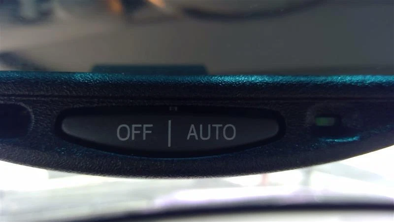 Used Front Center Interior Rear View Mirror fits: 2000 Ford Expedition automatic - Image 2 of 4