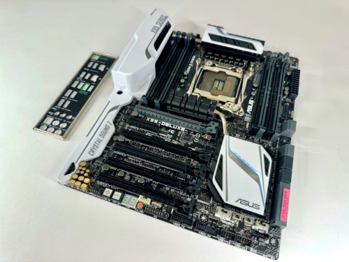 ASUS X99-DELUXE LGA 2011-3 DDR4 Intel X99 USB3.0 ATX Motherboard - PARTS! - Afbeelding 1 van 6