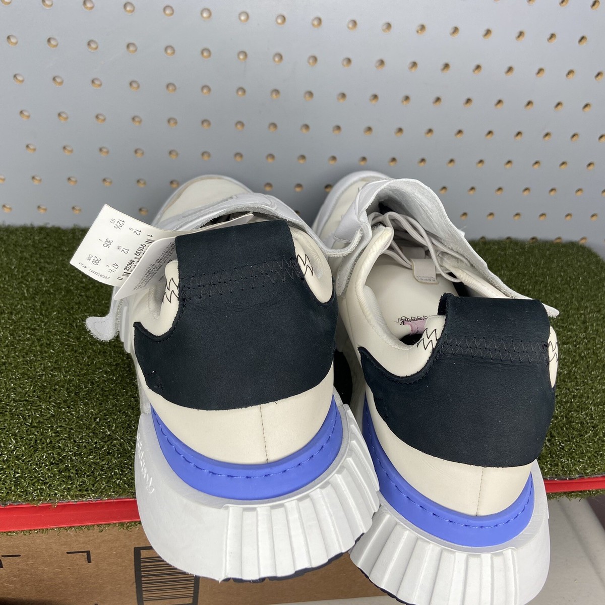 Adidas Futurepacer Boost Mens Shoes Greone White Black AQ0907 Rare