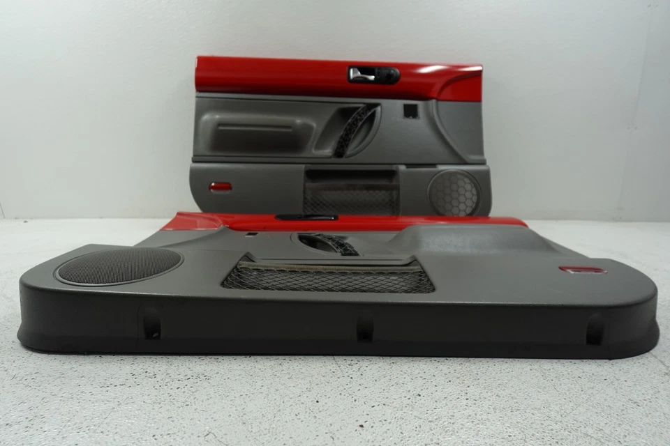 VW Escarabajo 1998-2010 OEM Volkswagen techo rígido cupé paneles de puerta delantera gris y rojo Foto 2 de 4