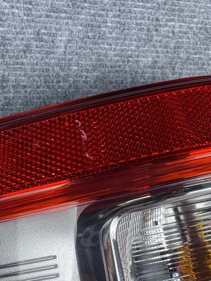 FORD F-150 2021 2022 2023 LUZ TRASERA IZQUIERDA LADO CONDUCTOR RECAMBIO TYC Foto 4 de 4