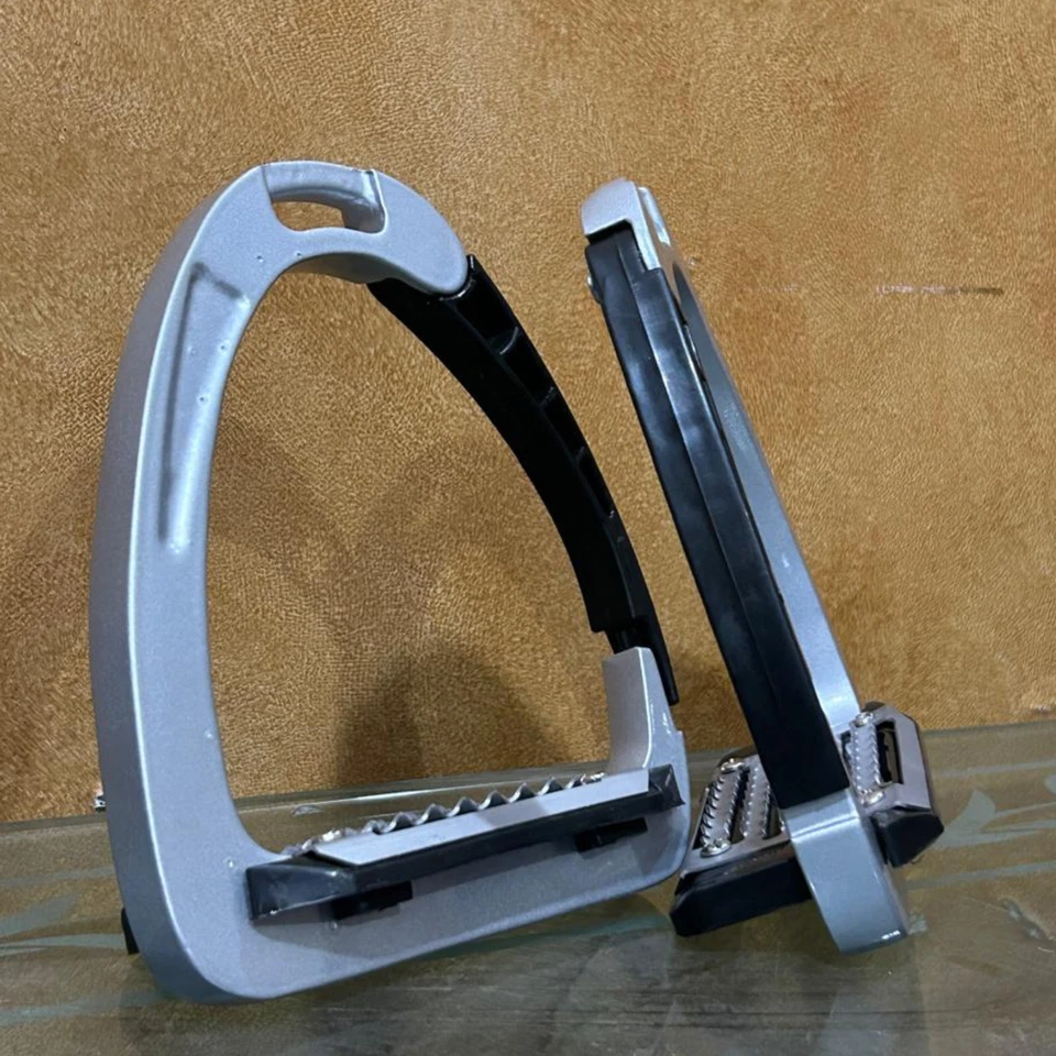 Estribo de seguridad de aluminio para caballos de liberación rápida estribos para montar ecuestres Foto 3 de 4