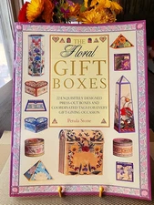 The Floral Gift Boxes by Hearst Books Illustrated by Petula Stone - 22 Press-Ou