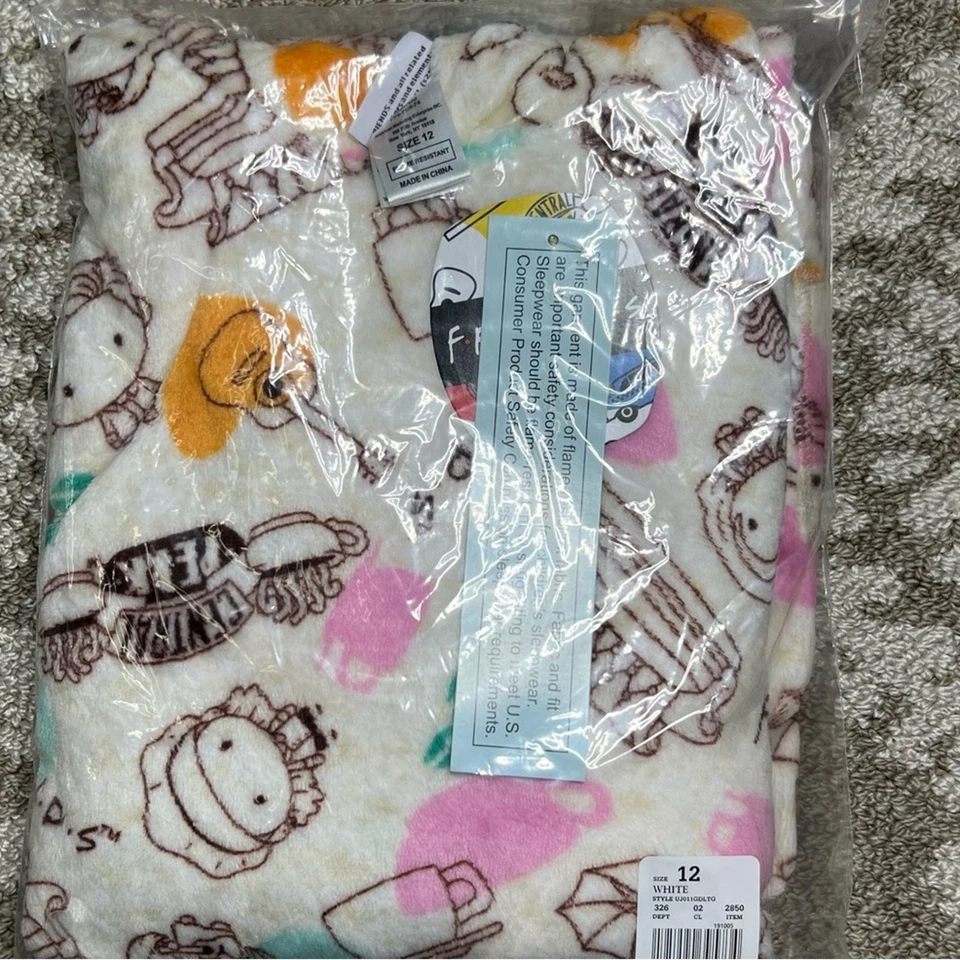 Camisa para dormir de gran tamaño difusa con bolsillo y capucha para niñas Robe Friends nueva con etiquetas talla 12 L Foto 2 de 4