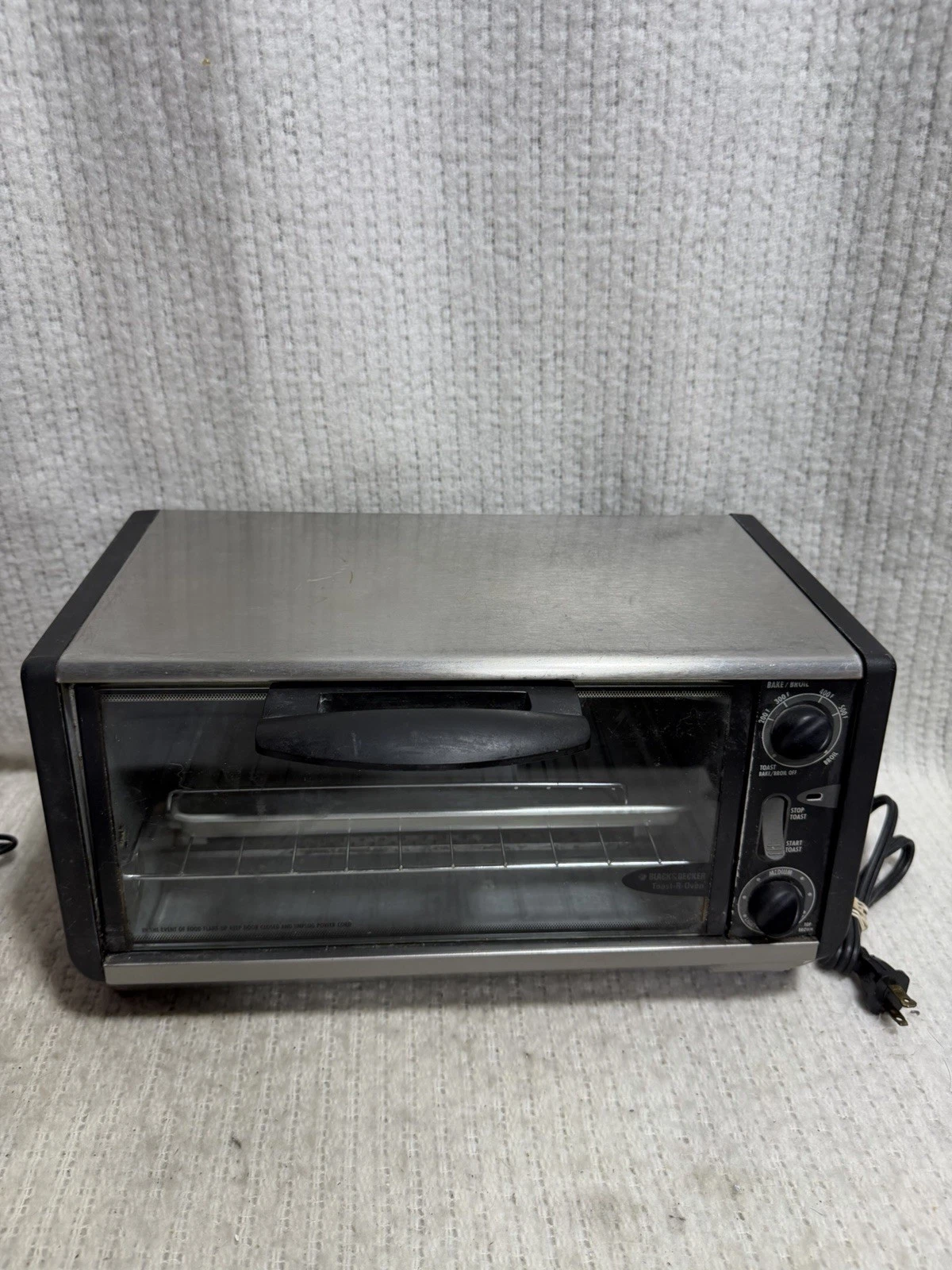 VTG Black & Decker Spacemaker Toast-R-Oven TRO365 Under Cabinet Toaster Oven
