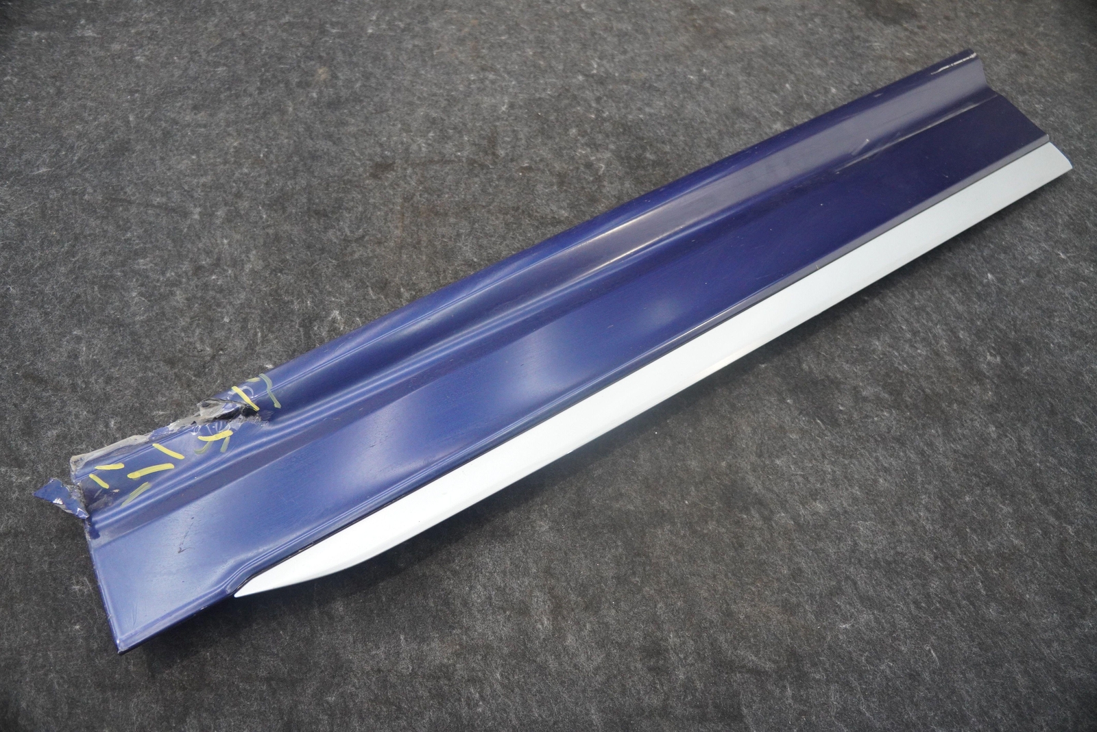Front Right Door Rocker Trim Panel Cladding i4ML853959 Lamborghini Urus *Note*