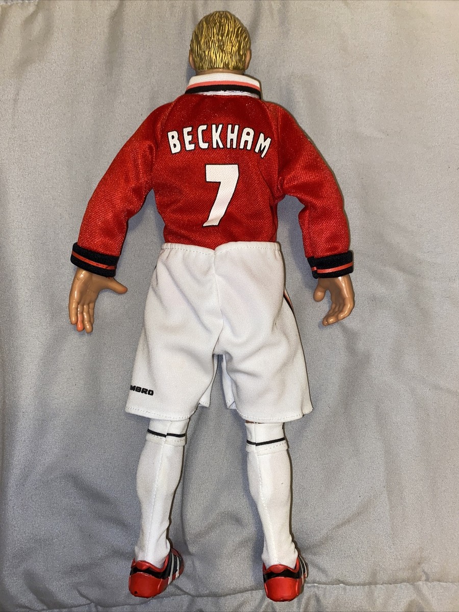 FIGURKA DAVID BECKHAM MANCHESTER UNITED HASBRO. BOHATEROWIE