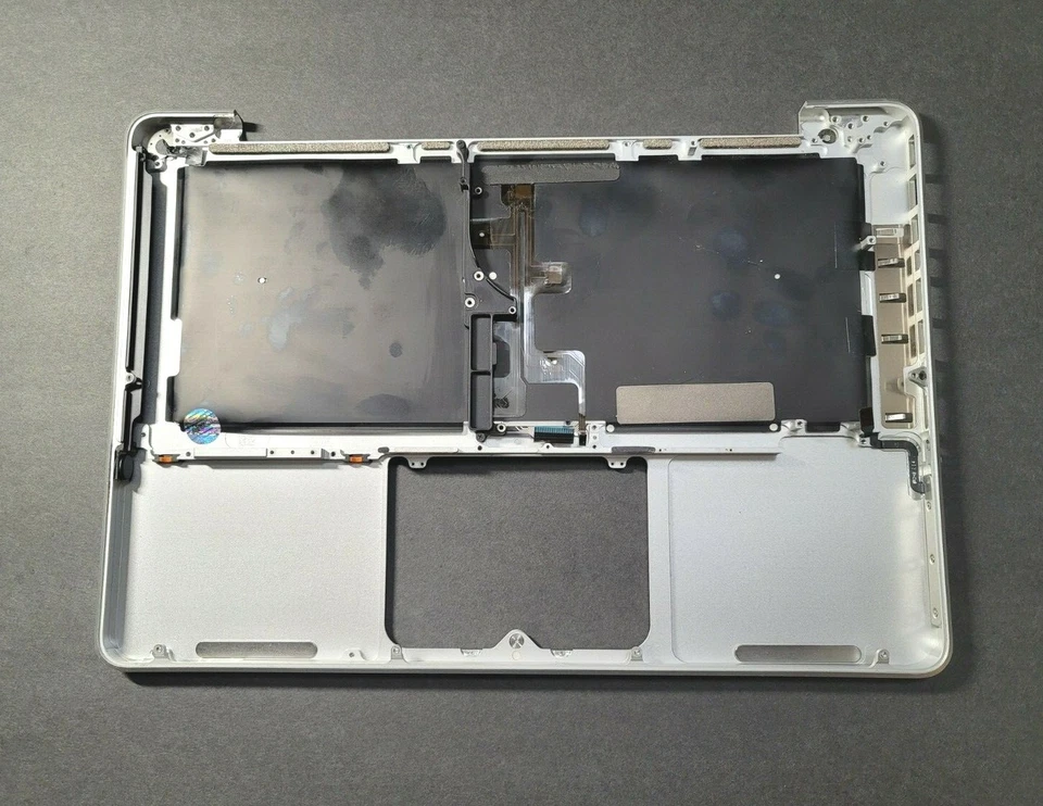 Genuine MacBook Pro 13" A1278 2009 2010 With Keyboard - Grade A/A- - Image 2 of 4