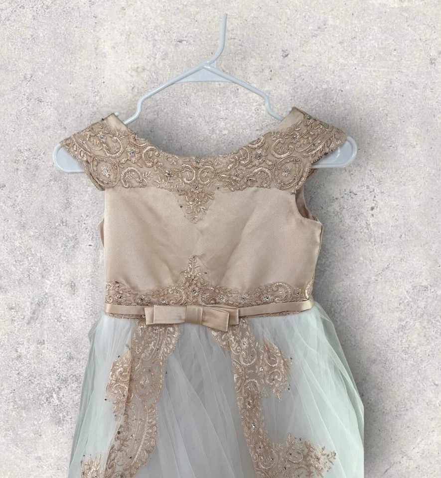 Maxi vestido formal sin mangas dorado de encaje para niñas de 8 a 9 años Foto 2 de 4