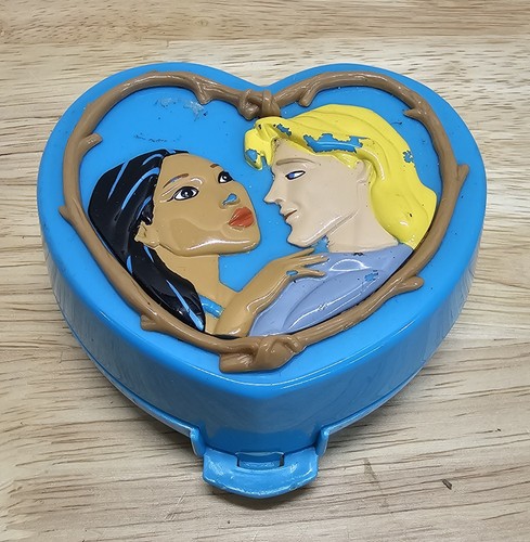 Vintage Bluebird Polly Pocket Pocahontas Disney 1995 playset no figures.  (S) - Picture 1 of 4