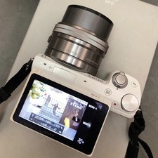 Sony Alpha NEX-5R 16.1MP White Mirrorless Digital Camera With/16-50mm Lens