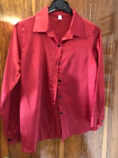Schöne rote Satinbluse in Grösse M