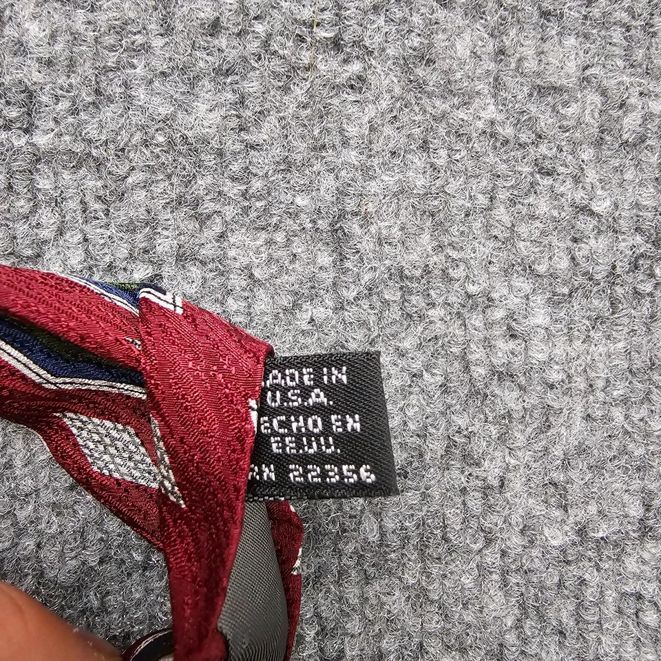 Albert Nipon Men's Necktie Red Diamonds 100% Silk Made in USA - Image 4 of 4