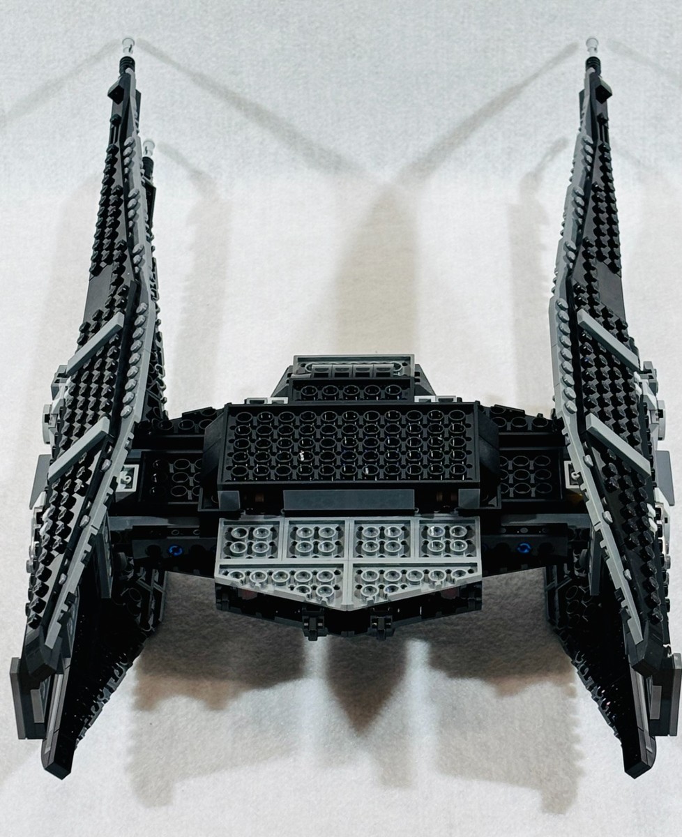 LEGO Star Wars: Kylo Ren's TIE Fighter (75179), Missing 2 Figure