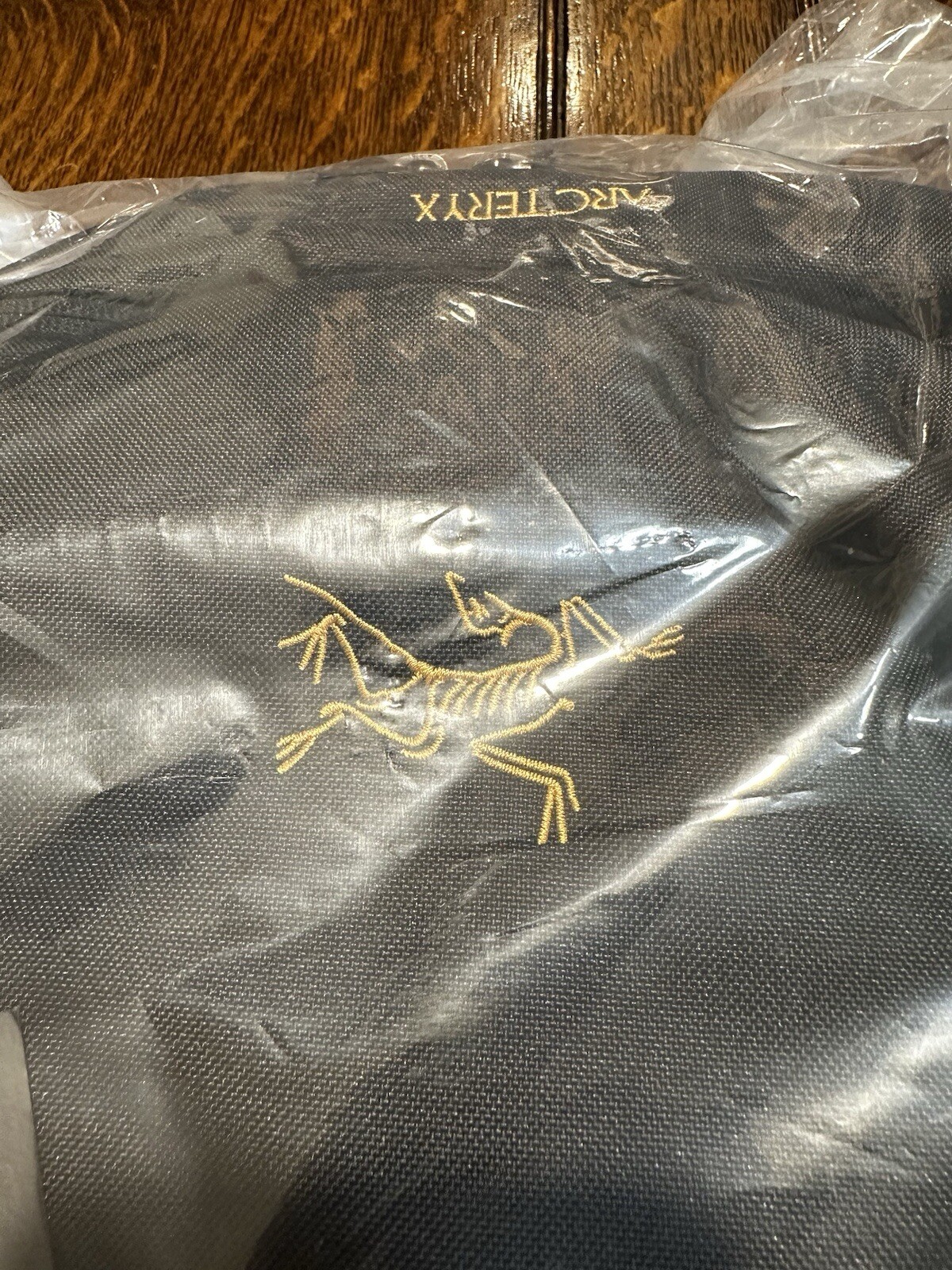 Arc'teryx Backpack Mantis 26 Backpack Black Gold Logo 26 Litre Backpack Rare image 5