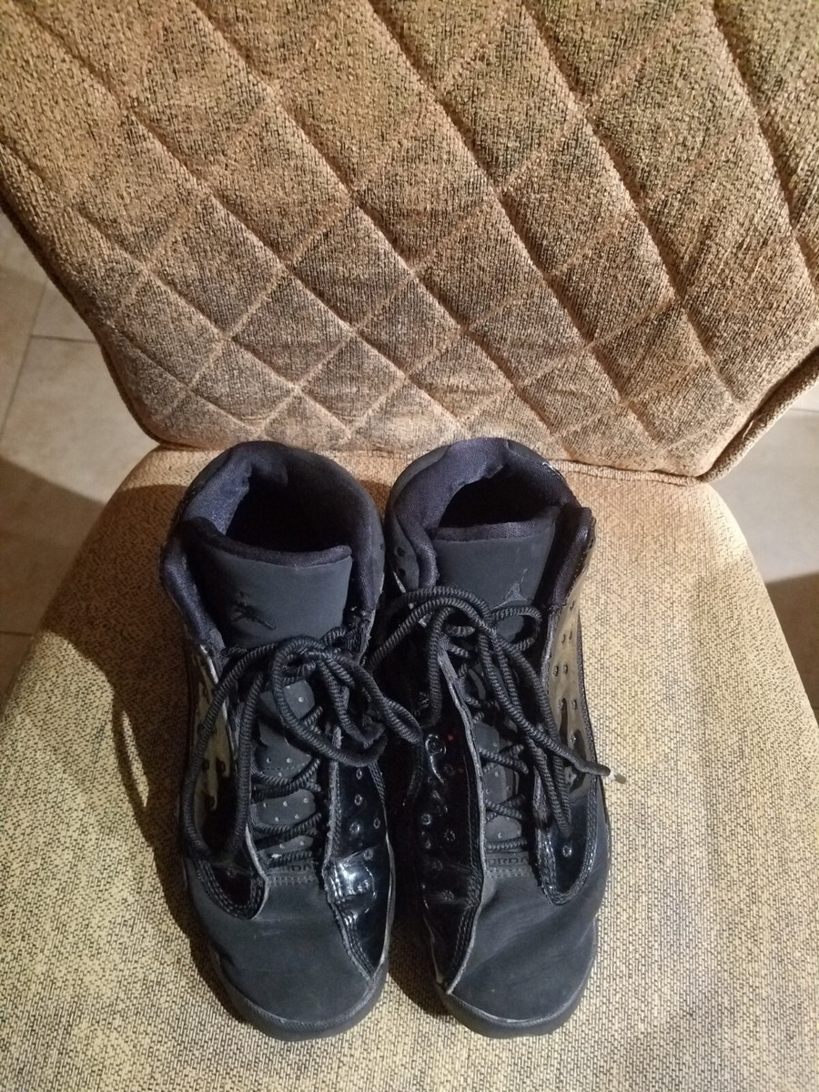 Air Jordan 13CAP&GOWNブラックスニーカー Air Jordan 13 'Cap & Gown' Release Date. Nike SNKRS