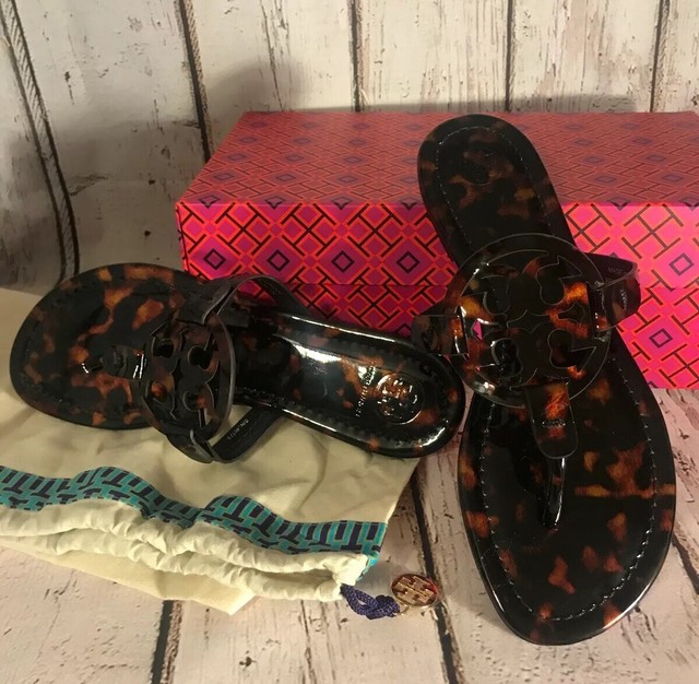 bearpaw retro loki suede slipper