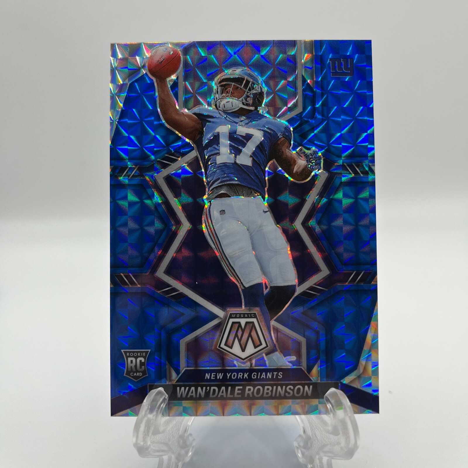2022 Panini Mosaic Rookie Wan’Dale Robinson Blue Mosaic /99 Giants #330