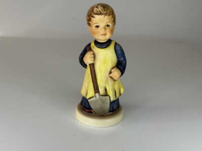 Hummel Figur 727 Muss noch Umgraben 9,5 cm. 1 Wahl - Top Zustand    
