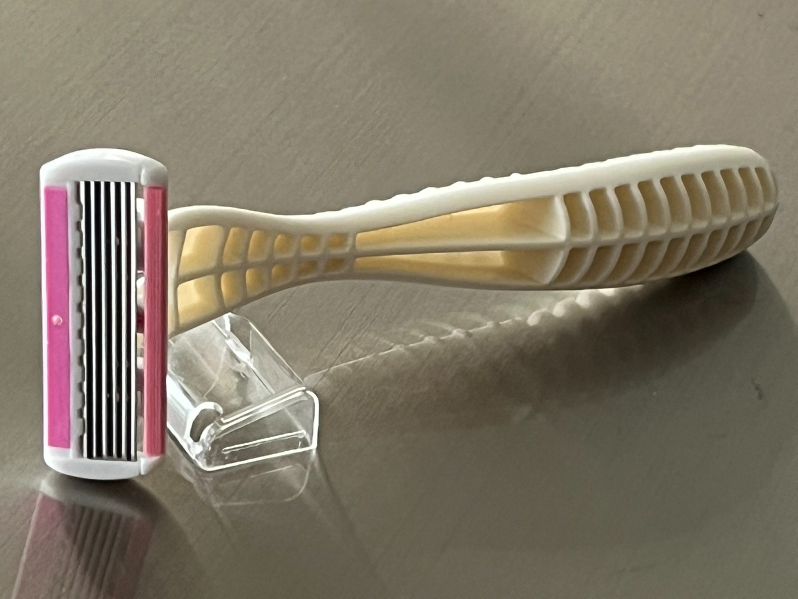 65-Count Women's 6-Blade Disposable Razor SALE - $49 - FREE US SHIP