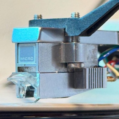 Micro Seiki LC-40 Low Output MC Cartridge & Audio Technica D-7 Silver Headshell