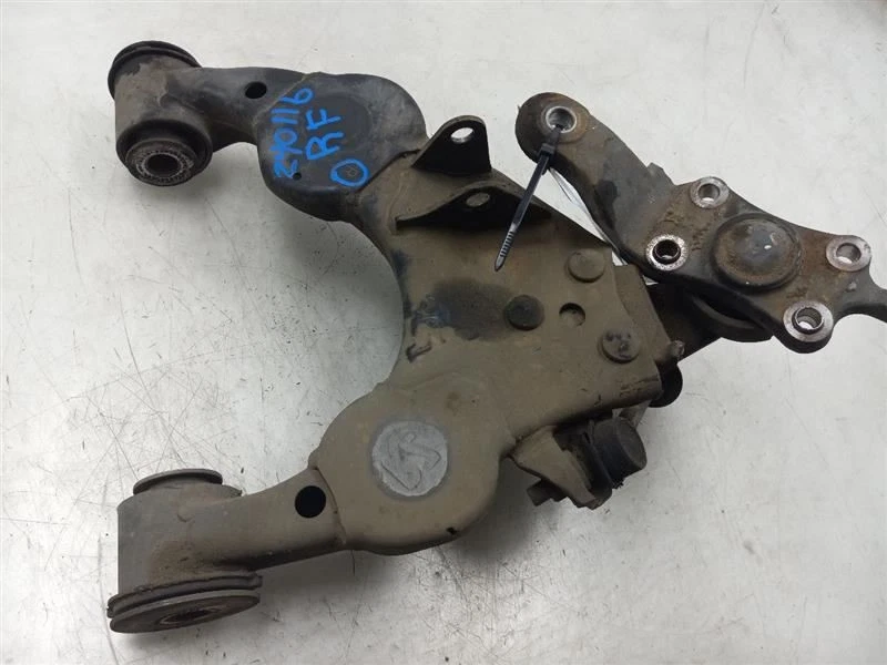 04-07 TOYOTA SEQUOIA 4.7L 4X4 EN EL LADO DEL PASAJERO BRAZO DE CONTROL INFERIOR DELANTERO  Foto 4 de 4