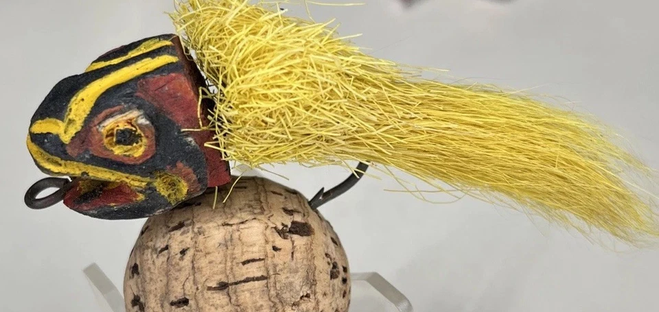 Señuelo Mosca Desconocido De Colección, ¡RARO/ÚNICO! Lg. ¡Mosca tallada en corcho súper genial y temprana! Foto 2 de 4