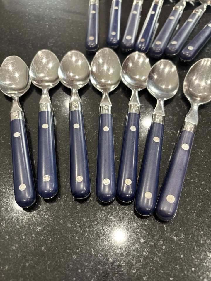 Cubiertos de acero inoxidable WF Mardi Gras asas remachadas azules 32 piezas de acero inoxidable Foto 2 de 4