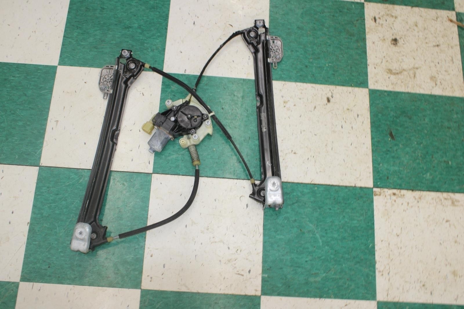 Maserati Ghibli 2014-2017 Front Right Window regulator