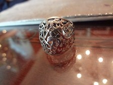 172--VINTAGE STERLING SILVER RING-925--SIZE-9---FLOWER IN CENTER--VERY NICE