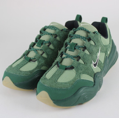 Nike Women's Tech Hera Lifestyle Shoes Oil Green/Fir DR9761-300