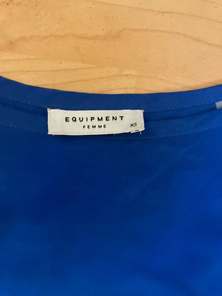 Blusa EQUIPMENT 100% Seda Azul Real Manga Larga Talla XS Mujer Informal Carrera O30 Foto 2 de 2