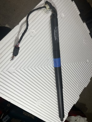 GM GMC CHEVY POWER LIFT GATE LEFT OEM 84470044,84178754, 815374475  