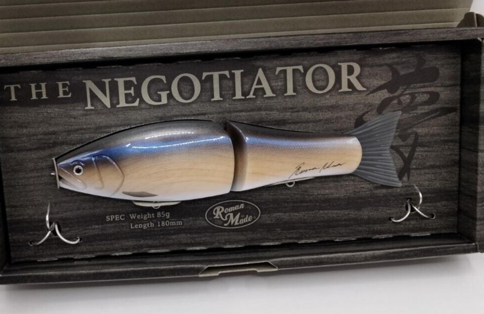 Lot De 2 Leurres Roman Made Négociateur – Japon – Glide Wood Swimbait – Édition Limitée – Neufs