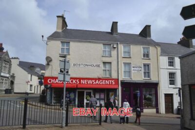 FOTO CHADWICKS ZEITUNGSHÄNDLER BOSTON HAUS BOSTON STREET HOLYHEAD EINIGE ALTE FOTOGRAFEN