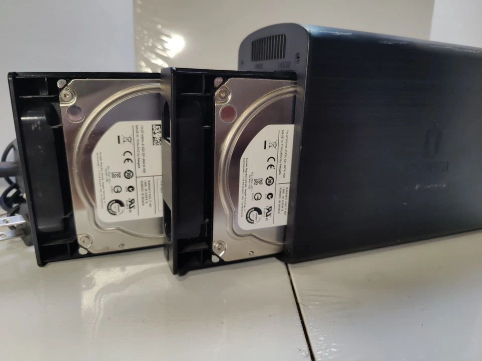 Iomega StorCenter ix2 NAS  2× 4TB (8TB Total) Untested Non Original Power Read - Image 4 of 4