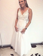 Forever Yours Wedding Dress Size 6 fits Like 2 4 USED MSRP 1099