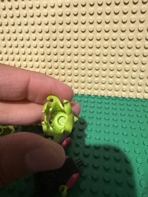 LEGO Alien Conquest Pilot & Warrior Minifigures Lot 7050 7072 7067 7051