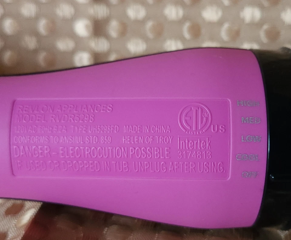 Revlon-Secador de pelo voluminizador-Modelo RVDR5298 (Usado) Foto 4 de 4