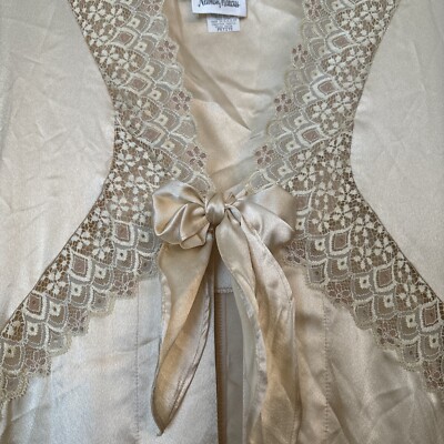 Vintage Valentino Women's Dressing Gown Champagne Satin Lace Bow Full Length S | eBay Vintage Valentino Women's Dressing Gown Champagne Satin Lace Bow Full Length S | eBay
