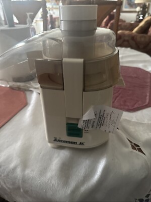 THE JUICEMAN JR Fruit Juicer Automatic Juice Extractor JM-1C
