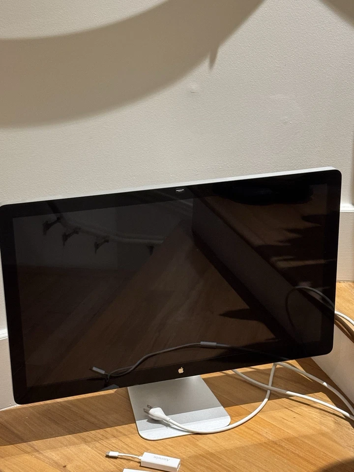 Apple Thunderbolt A1407 27" Widescreen Monitor - Silver - Image 3 of 4