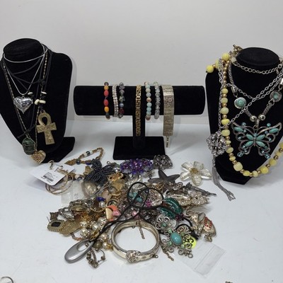 Bulk Bundle Vtg to Now Costume Wear/RepurposeFashion Women Jewelry Grab Bag 5 Lb