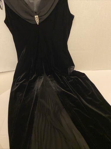Bobbie Bee Vtg. Velvet Long Formal Dress Gown Front Slit Very Elegant Size 10 P - Picture 13 of 23