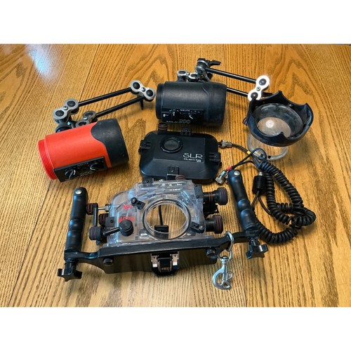 Ikelite Underwater Housing for Nikon with Dual Substrobe 200 Bundle